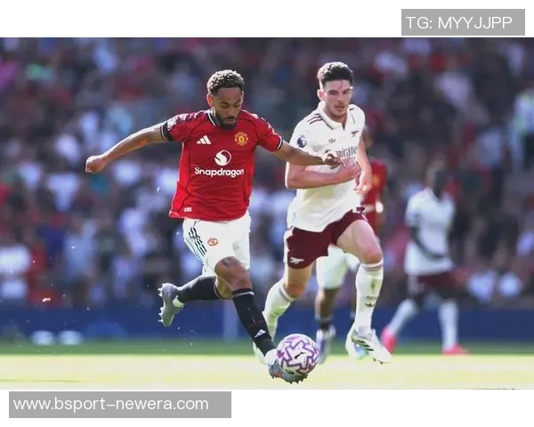 欧联杯激战阿森纳与那不勒斯战成平局红牌事件引发全场热议